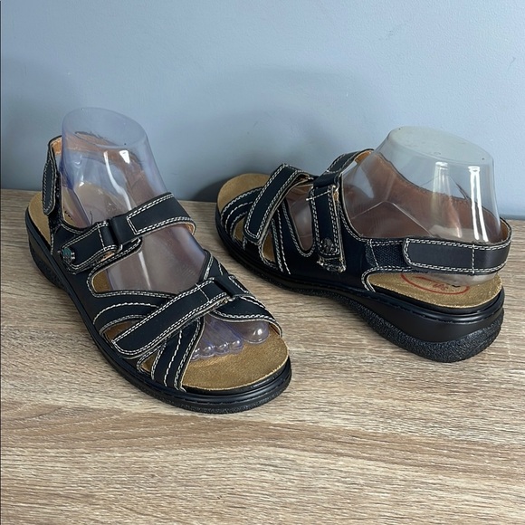 Soft Comfort Black Strappy Sandals Vegan Leather Velcro Padded Insole Size 9 - Picture 10 of 10